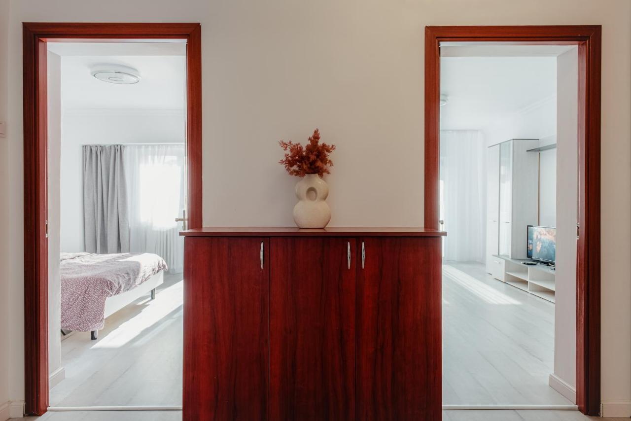 Apartament 2 Camere, Decomandat, In Zona Centrala Bucureşti Ngoại thất bức ảnh