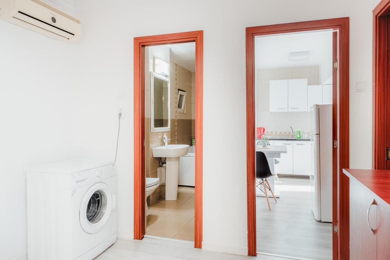 Apartament 2 Camere, Decomandat, In Zona Centrala Bucureşti Ngoại thất bức ảnh